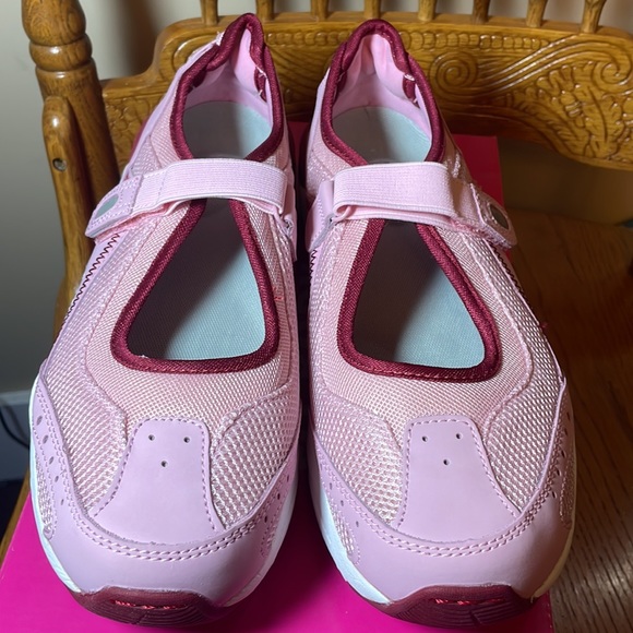 Like New Cheeks Fit Body Walker Size 8 Pink Sneakers Shoes - Picture 2 of 5